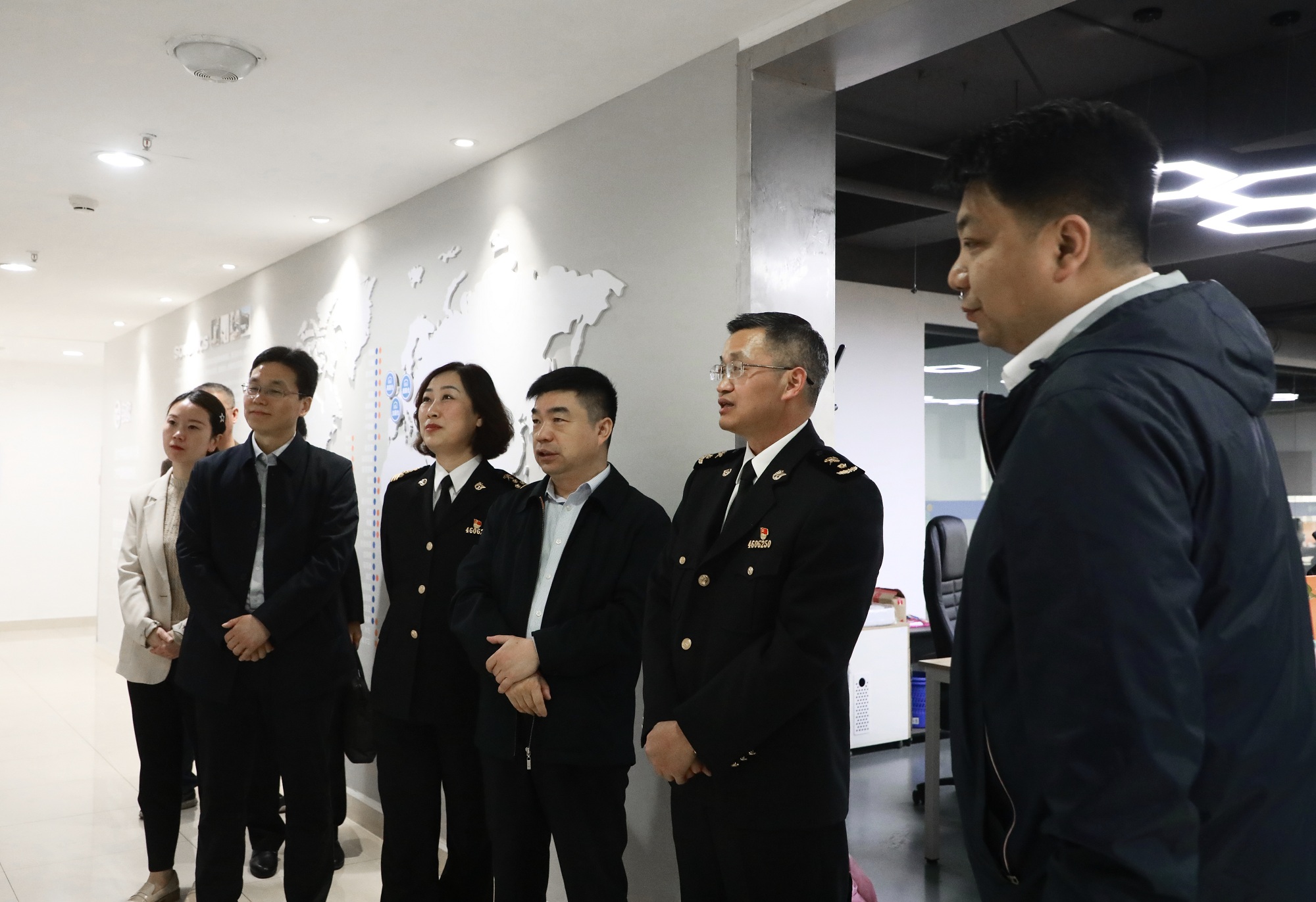 ��8ͷ�����(�й���½)-�ٷ���վ