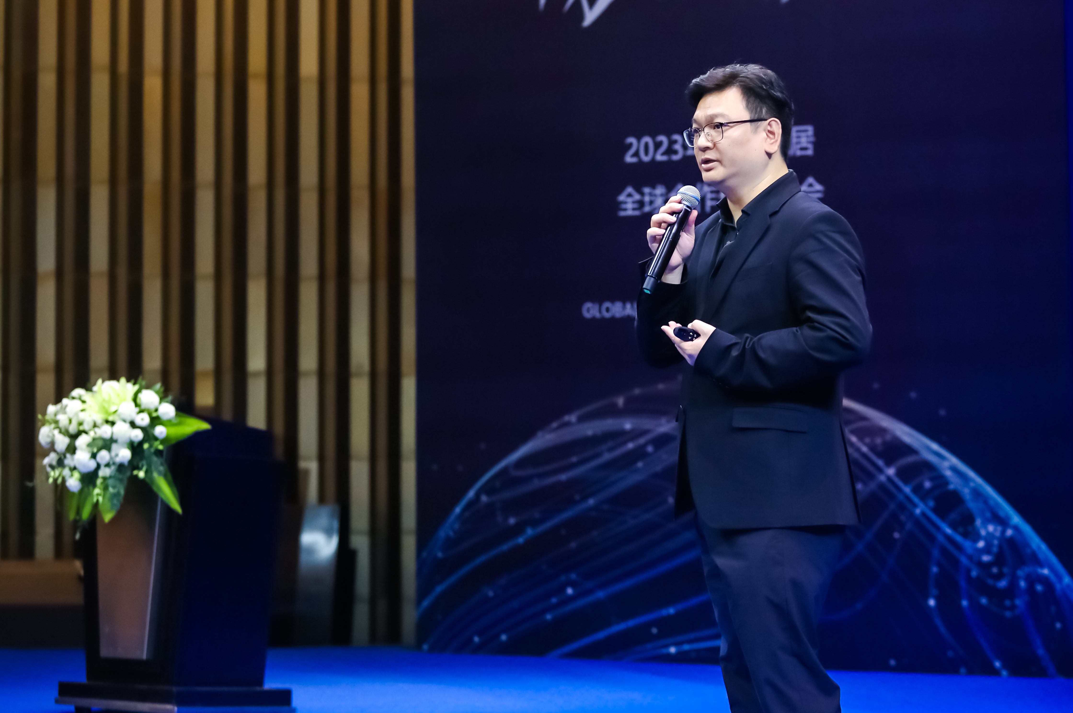 ��8ͷ�����(�й���½)-�ٷ���վ